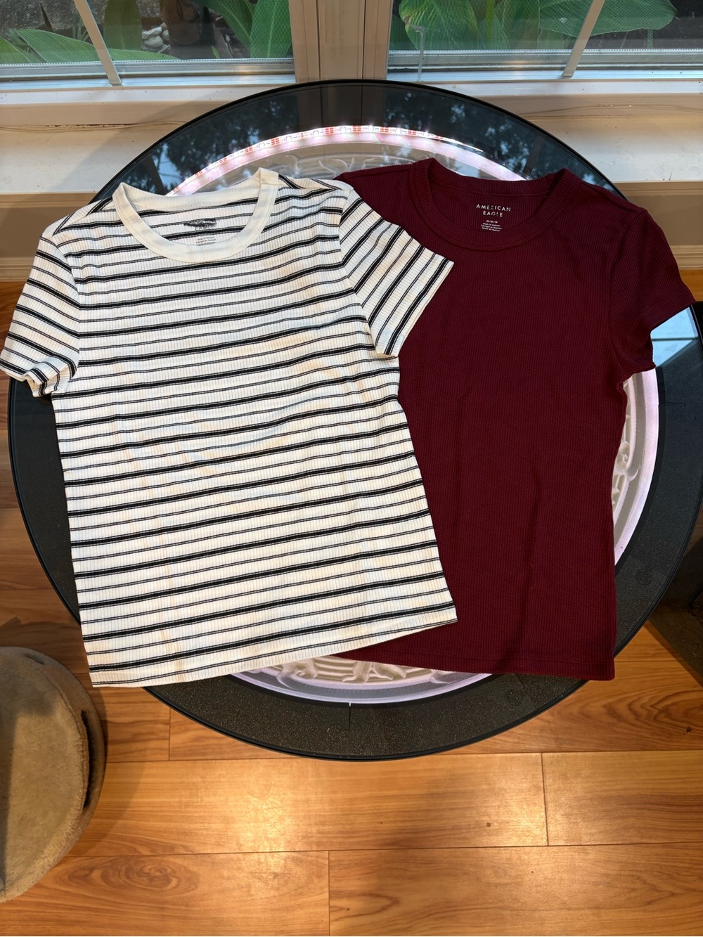 new American Eagle Outfitters Burgundy Ribbed Crewneck T‑Shirt bundle